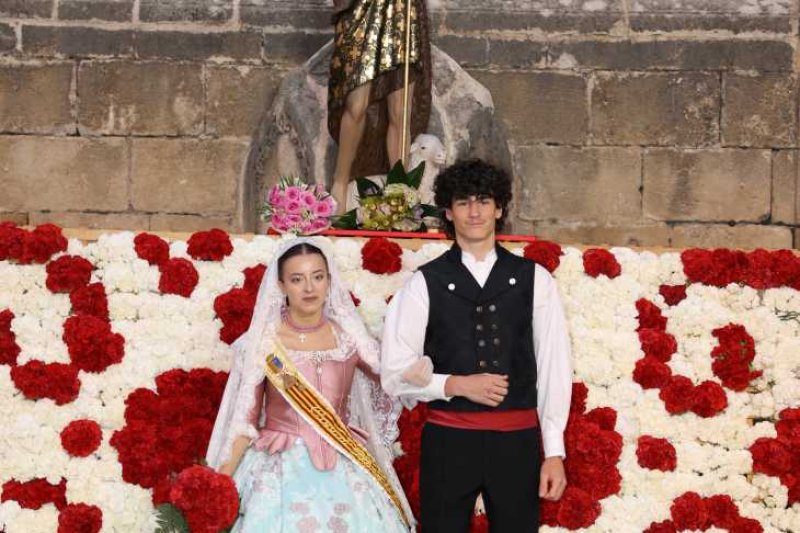 Segon dia de l’ofrena a Sant Joan a Xàbia: torn per a la Retornà 2022, quintes d’aniversaris i penyes Segon dia de l’ofrena a Sant Joan a Xàbia: torn per a la Retornà 2022, quintes d’aniversaris i penyes