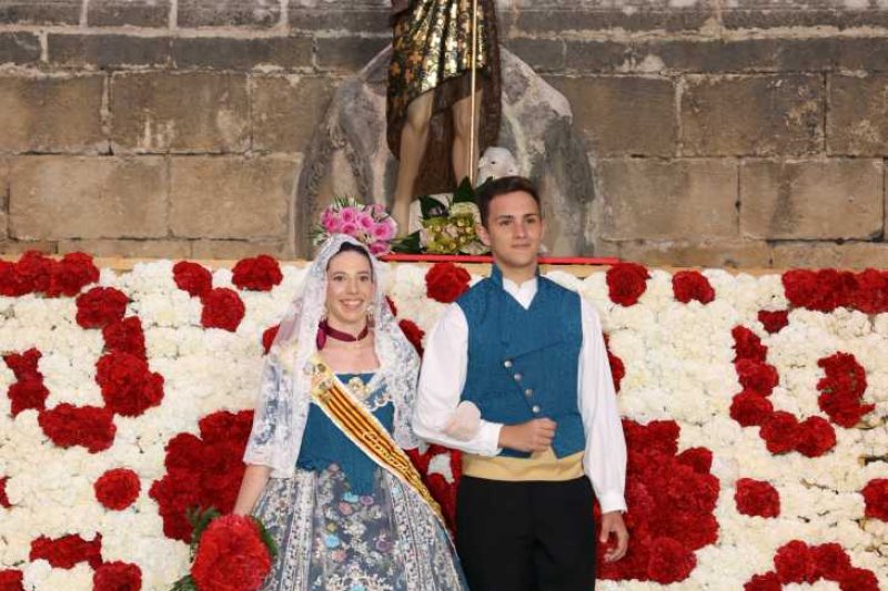 Segon dia de l’ofrena a Sant Joan a Xàbia: torn per a la Retornà 2022, quintes d’aniversaris i penyes Segon dia de l’ofrena a Sant Joan a Xàbia: torn per a la Retornà 2022, quintes d’aniversaris i penyes