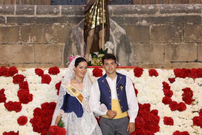 Segon dia de l’ofrena a Sant Joan a Xàbia: torn per a la Retornà 2022, quintes d’aniversaris i penyes Segon dia de l’ofrena a Sant Joan a Xàbia: torn per a la Retornà 2022, quintes d’aniversaris i penyes