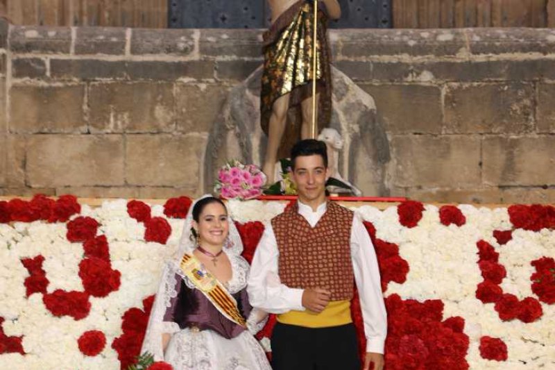 Segon dia de l’ofrena a Sant Joan a Xàbia: torn per a la Retornà 2022, quintes d’aniversaris i penyes Segon dia de l’ofrena a Sant Joan a Xàbia: torn per a la Retornà 2022, quintes d’aniversaris i penyes