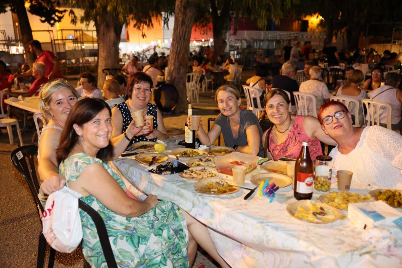 GALERIA DE FOTOS de la festa de les paelles de Gata  GALERIA DE FOTOS de la festa de les paelles de Gata